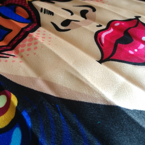 Pleated colorful graphic skirt. - Picture 3 of 4